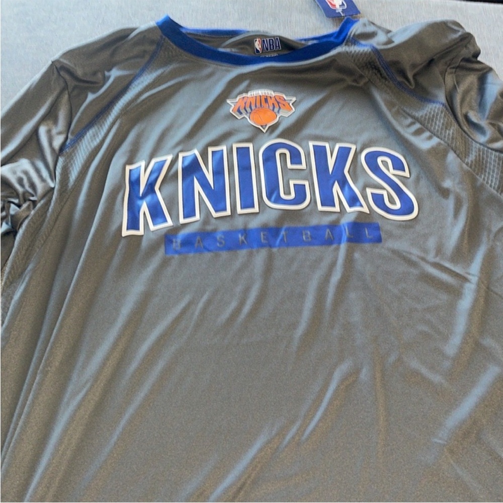 NBA New York Knicks Long Sleeve Gray Performance T-Shirt NY Knicks - Picture 3 of 6